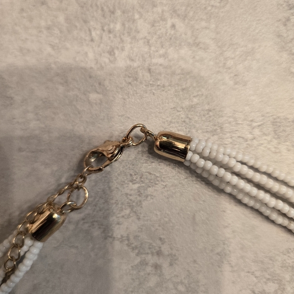 Pretty white and gold multi layered, bead necklace. Great condition. - Picture 4 of 4